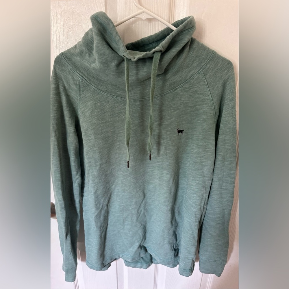 Black dog sweatshirt. Size medium. Good condition.
